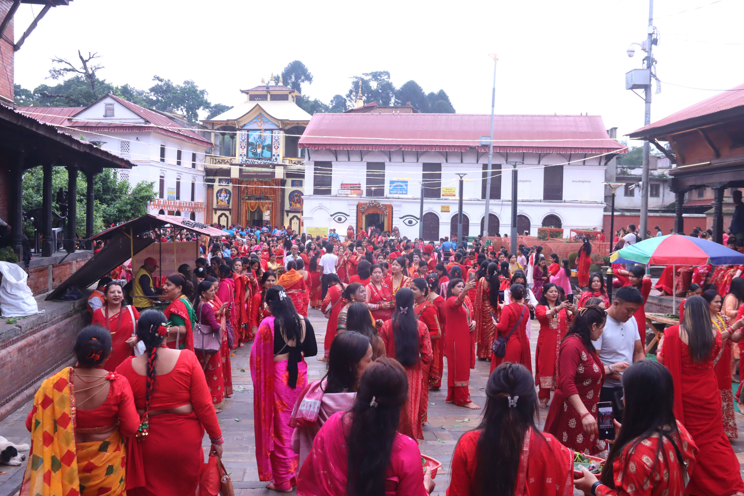 हरितालिकाः पशुपतिनाथलगायत देशभरका शिवालयमा भक्तजनको घुइँचो
