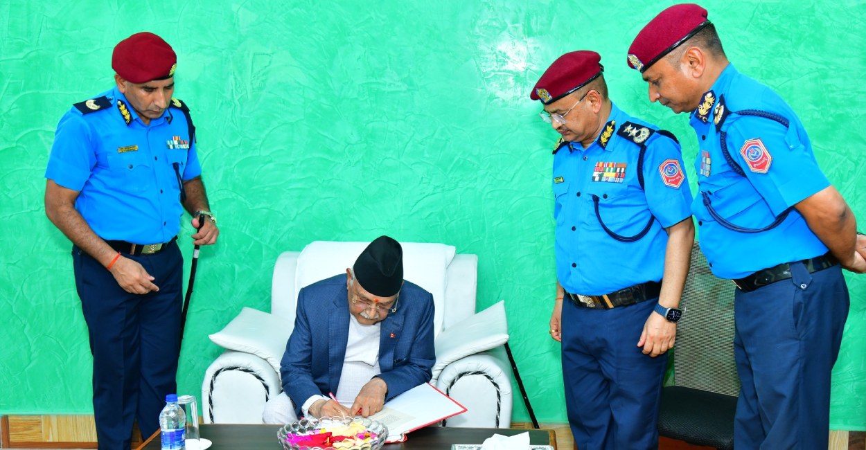 म पक्राउ पर्दा अहिलेका आईजीपी जन्मेकै थिएनन्ः प्रधानमन्त्री ओली