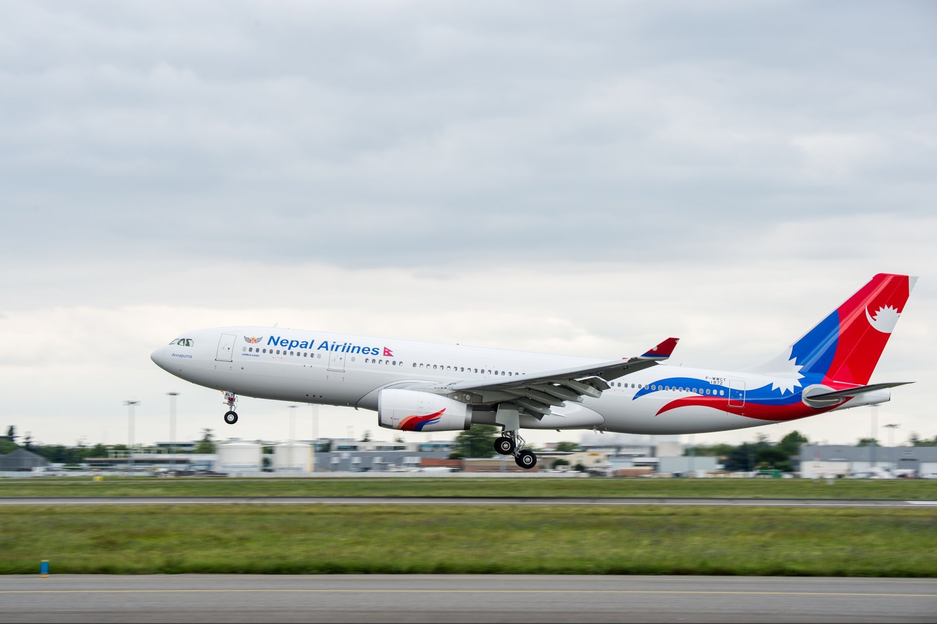 एक वर्षमा पौने तीन लाख नेपाली भिजिट भिसामा बाहिरिए