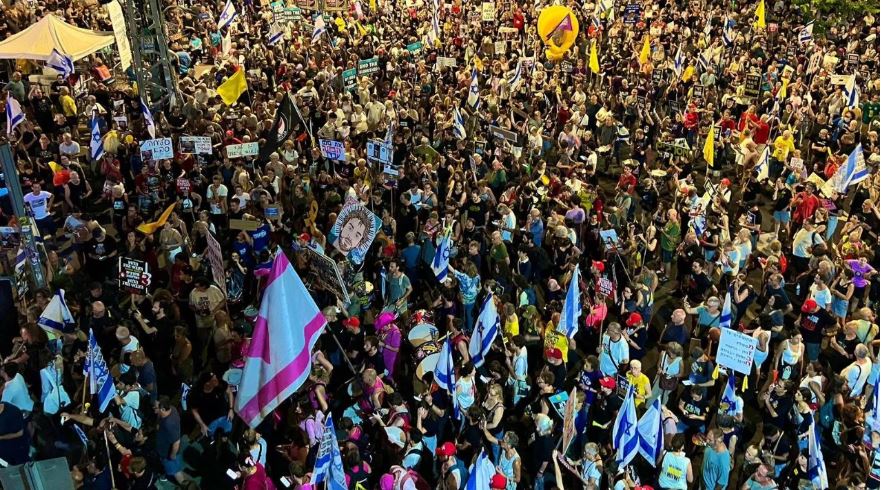 गाजा कब्जा गर्ने नेतान्याहु योजनाको बिरोधमा हजारौं इजरायली सडकमा