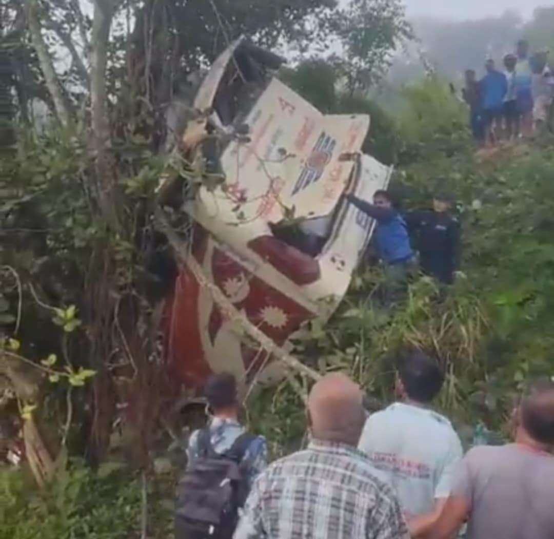 गोरखामा रात्रिबस दुर्घटना हुँदा २१ जना घाइते